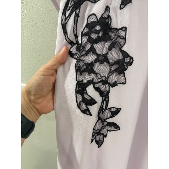 DESIGN floral embroidered maxi dress with a deep V-neck and a high side slit - Picture 5 of 10